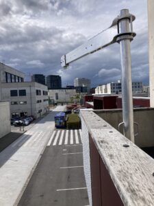 Potence antichute – acier inox, rotation 360°, EN795 / EN1808, levage 300 kg, travaux sur corde, système modulaire, support mural ou sol.