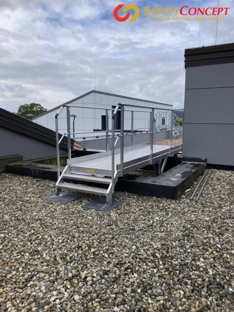 Chemin d'évacuation et de secours Toiture Plate